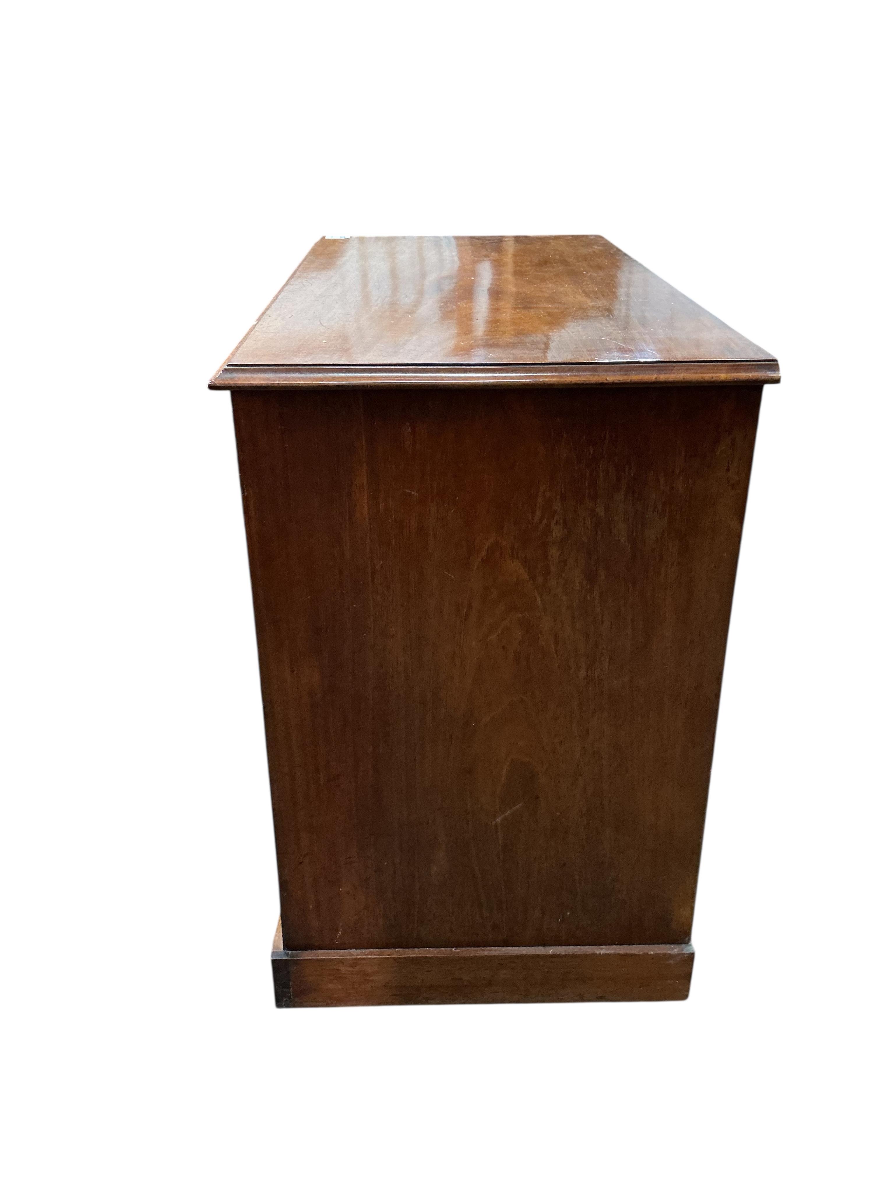 A George IV mahogany kneehole desk, width 98cm, depth 49cm, height 76cm
